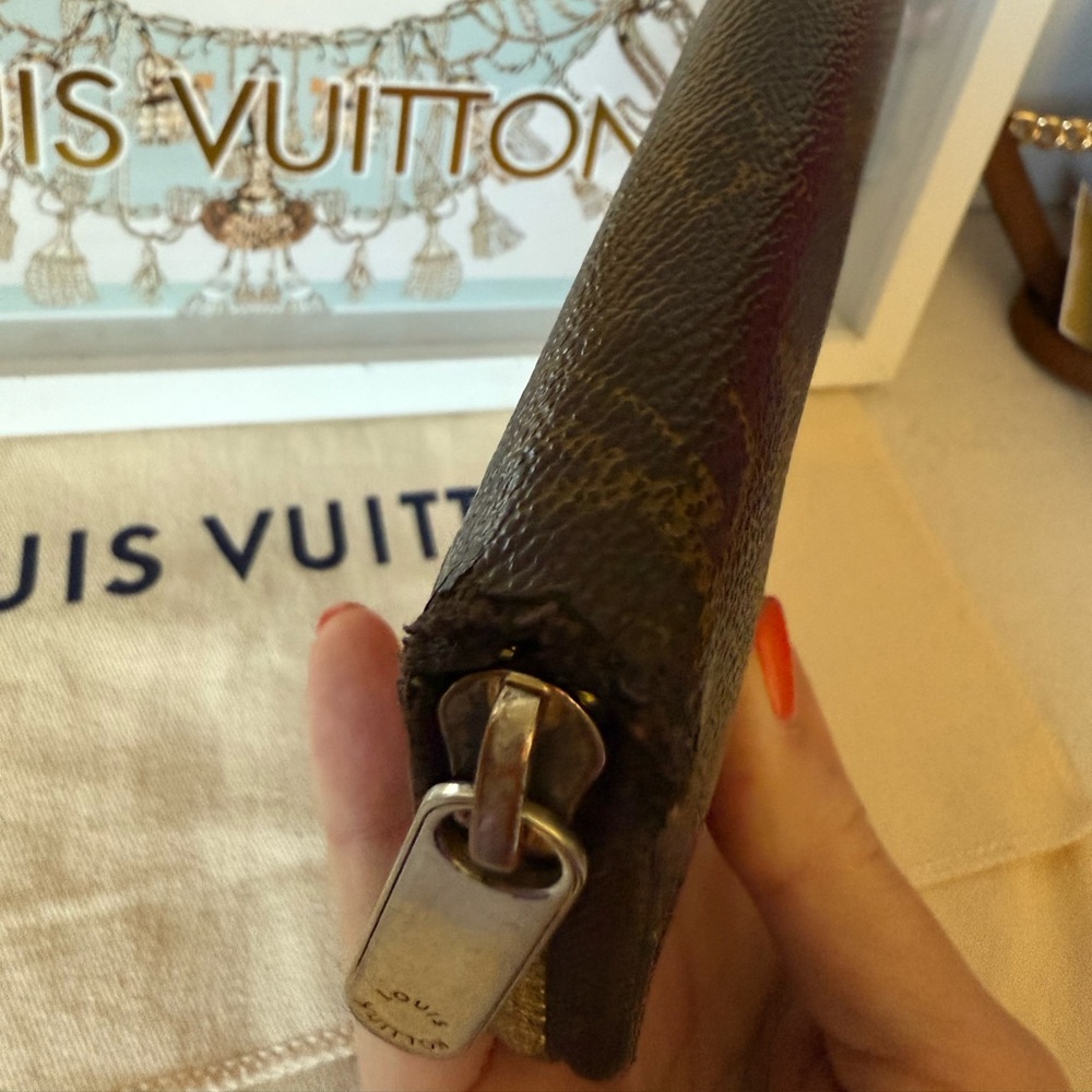 Louis Vuitton Monogram Large Zipper Wallet Purse - Picture 11 of 16
